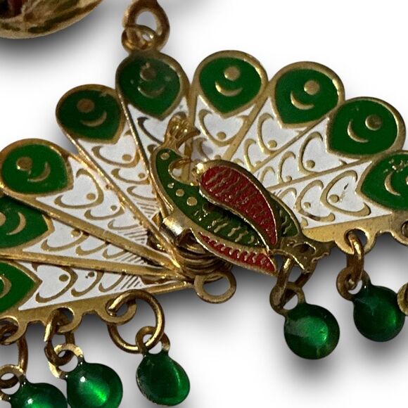 Vintage Peacock Jade Green White & Gold Feathered Clip On Earrings - Picture 7 of 9